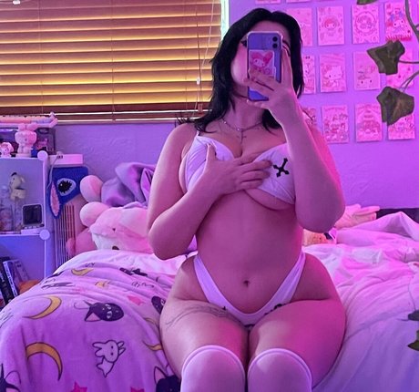 okay kylie art model image