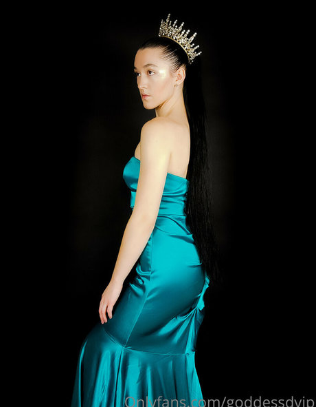 shemale handjob onlyfans beautiful photo