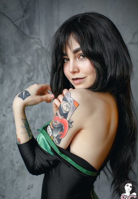 Yuumi SG porn model picture