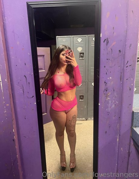 ilovestrangers star exclusive pics