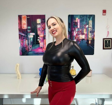 Mondragon Chiropractic high quality star images