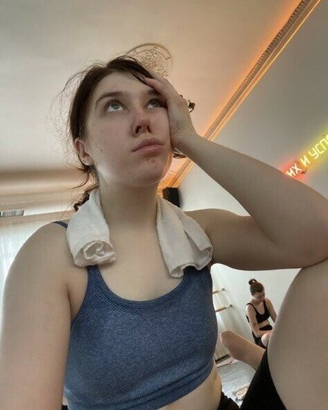 PutinLoxEbany model erotic image