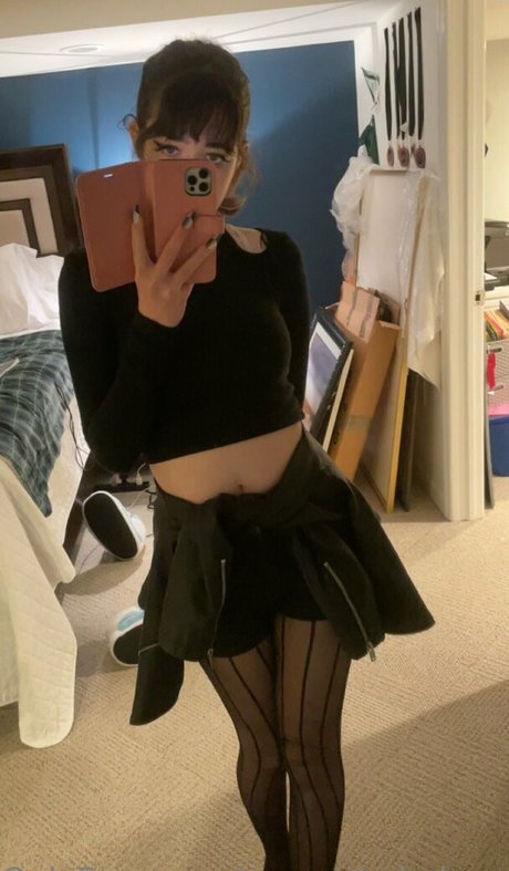 spaceybabebrooke model naked picture