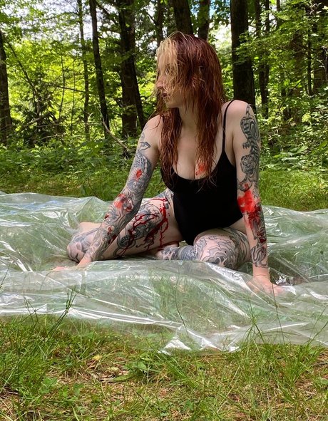 female influencer onlyfans pretty pic