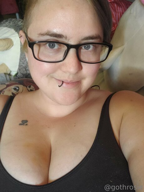 gothrosie sexy star archive