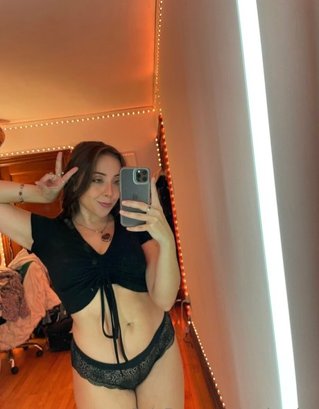 aerinaries pretty model pics