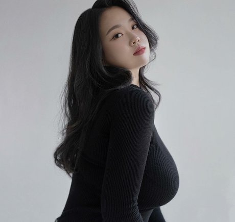 asian top onlyfans free photos