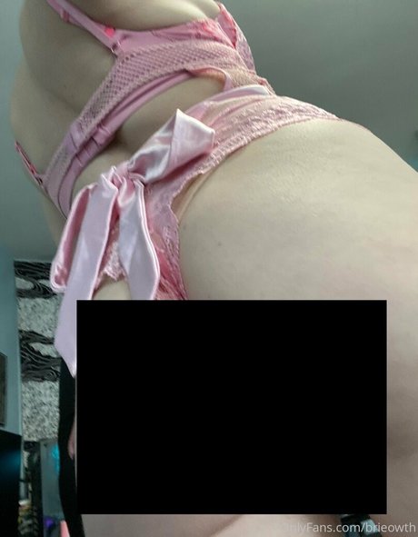 brieowth model naked photos