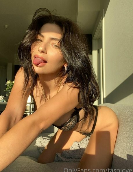 tashlove nude model picture