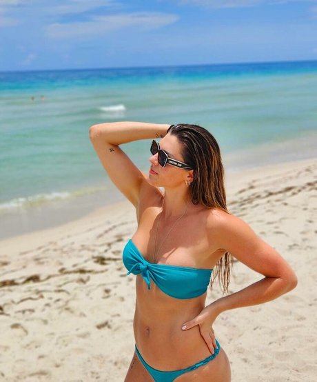 Rosamaria Montibeller model adult pics