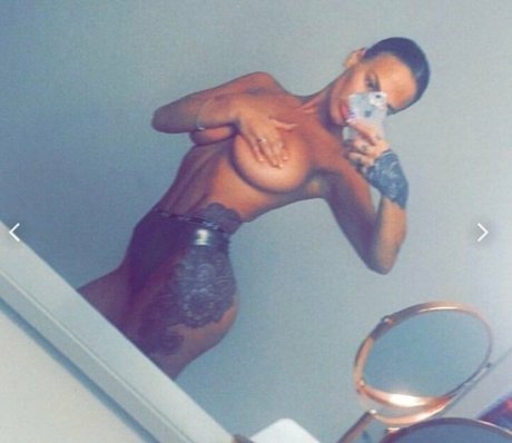 Chantelle Connelly nudes actress images