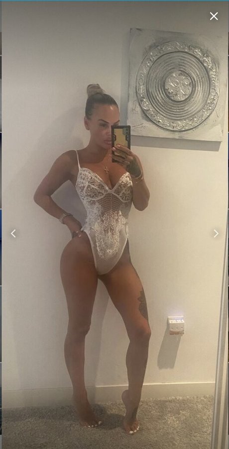 Chantelle Connelly hot model pic