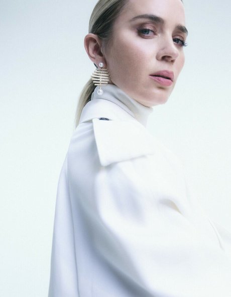 Emily Blunt beautiful star gallery