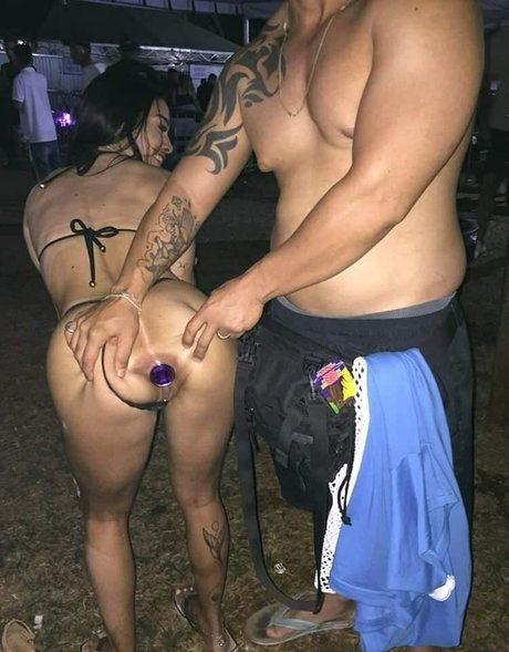 xgiisa naked model picture