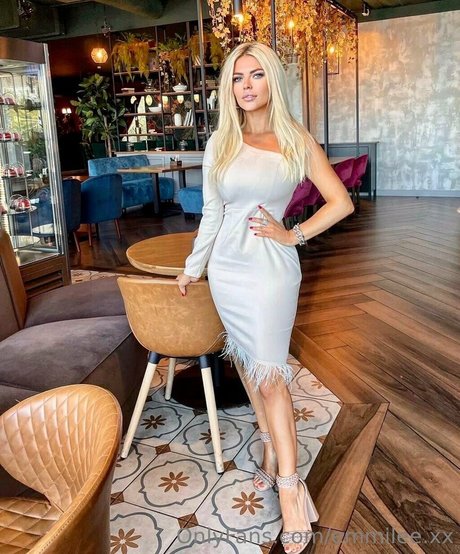 emmilee xx star pretty photos