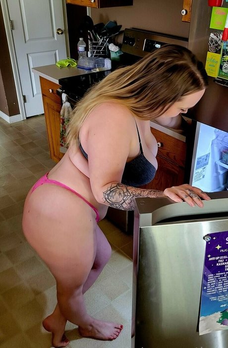 curvycutiexo hd model images