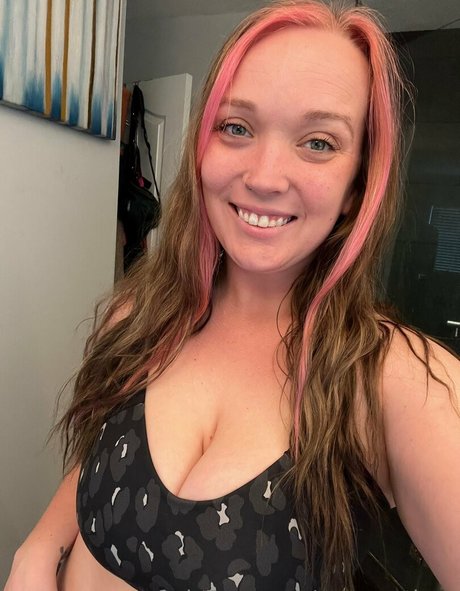 curvycutiexo nude actress pictures