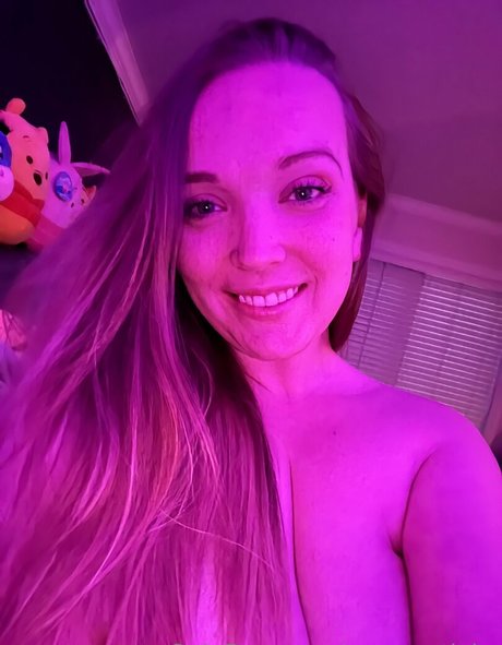 curvycutiexo pretty actress picture