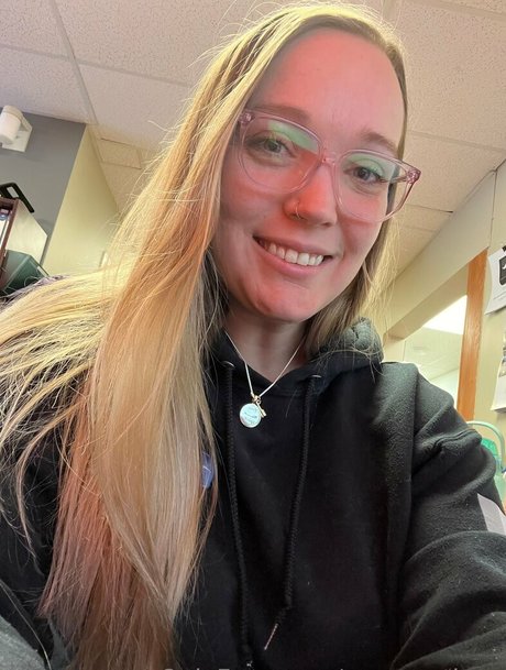 curvycutiexo pornstar xxx photos