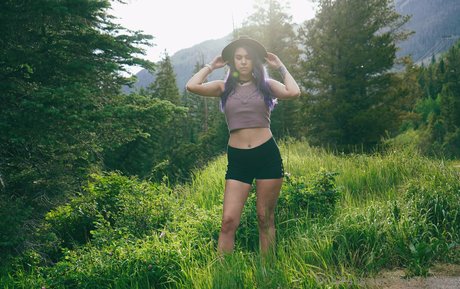 lolaxsparks erotic actress img