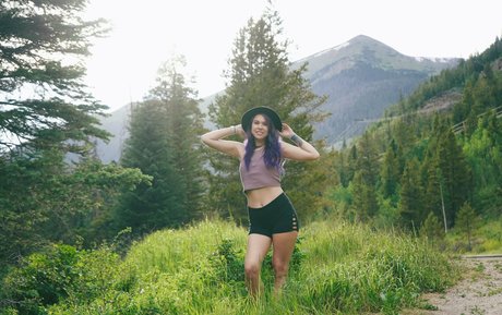 lolaxsparks pornstar sex gallery