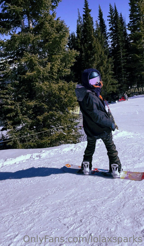 lolaxsparks beautiful actress photo