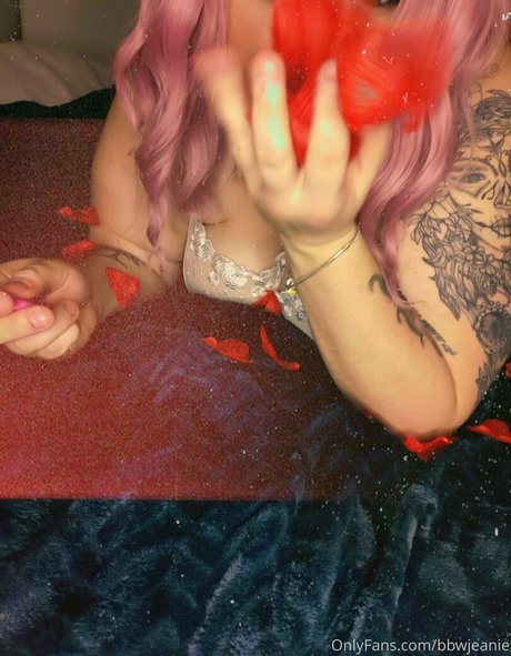 bbwjeanie naked model image