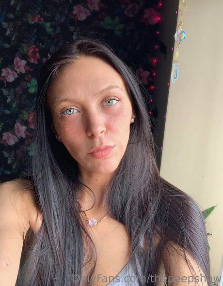 thepeepshow model perfect img