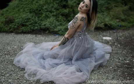 Emi Evans star pretty pictures