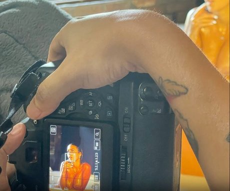 tanned onlyfans pretty pic