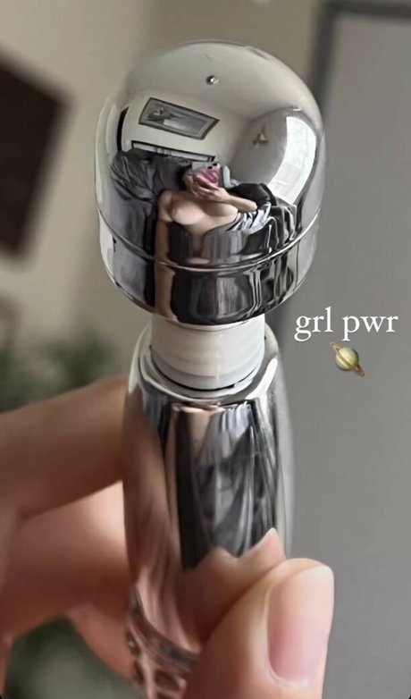 Ivianna Aria star sexy pic