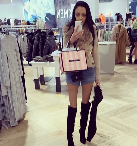 ebony wet pussy onlyfans adult images