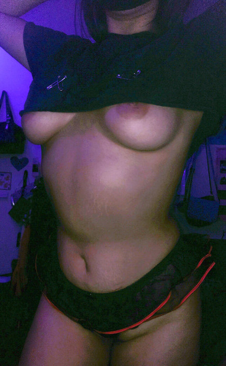 poutyprxncxss420 pornstar xxx img