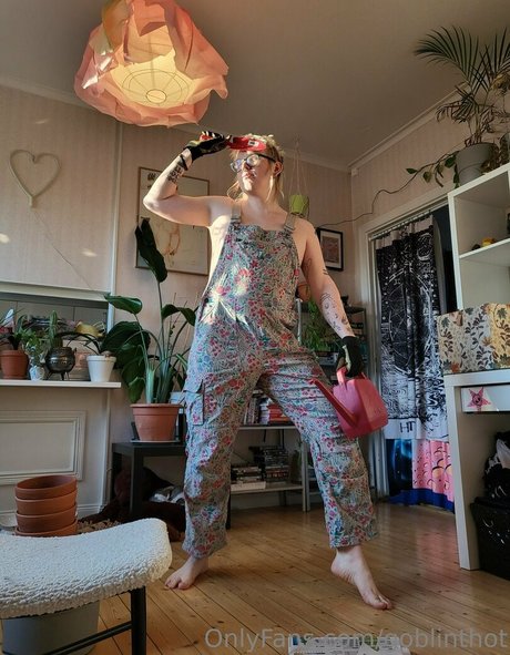 goblinthot erotic model gallery