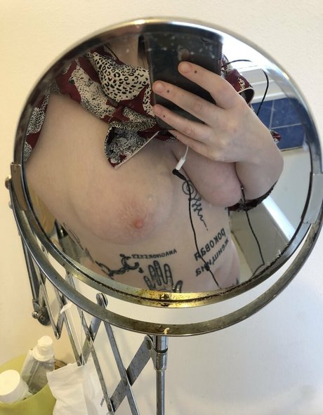 arianalgrande nudes actress archive