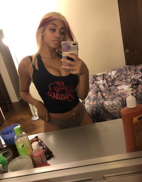 Rarrired pornstar nude pictures