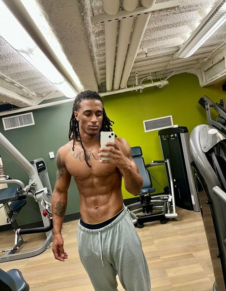 naked milf onlyfans hd images