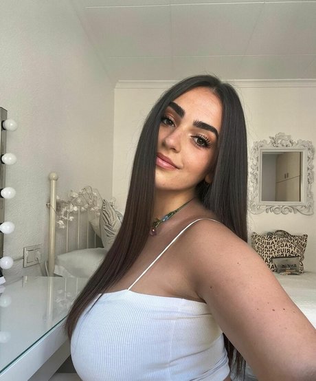 brazilian teen onlyfans top image