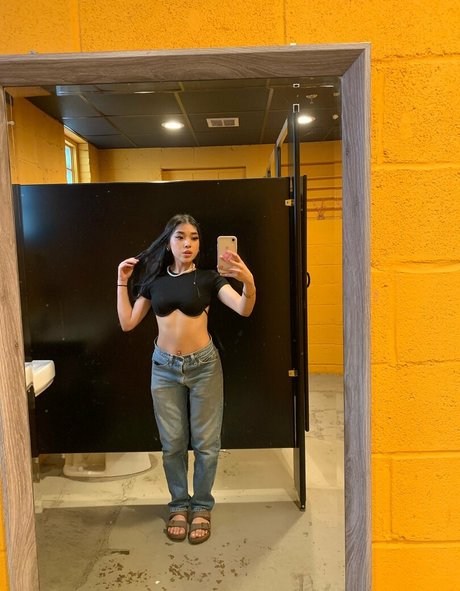 vashwty model pornographic picture