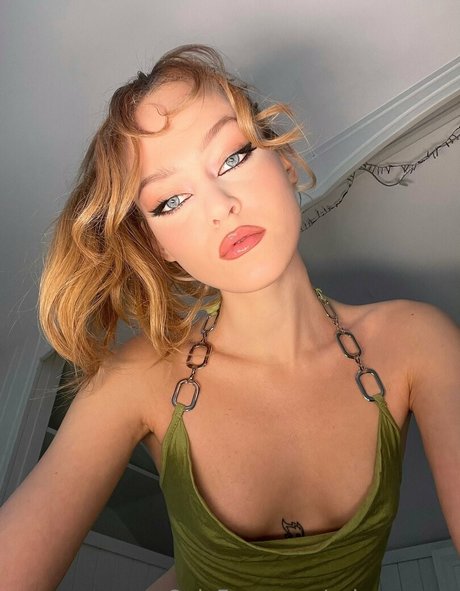 asica meow naked model pictures