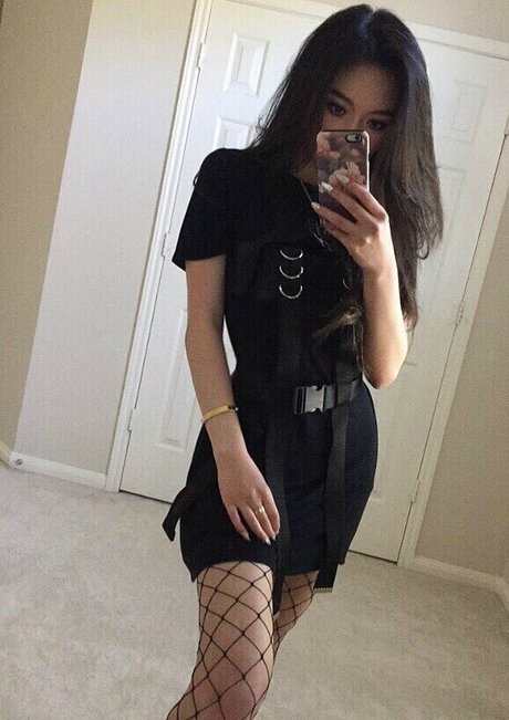 basedlilv model erotic image