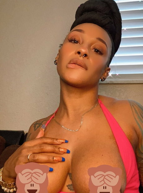 ItsJustRocky star nudes galleries