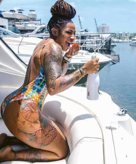 ItsJustRocky top star photo