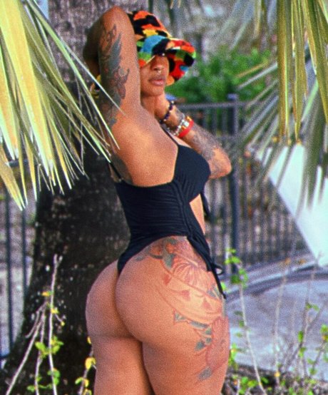 ItsJustRocky high quality actress pic