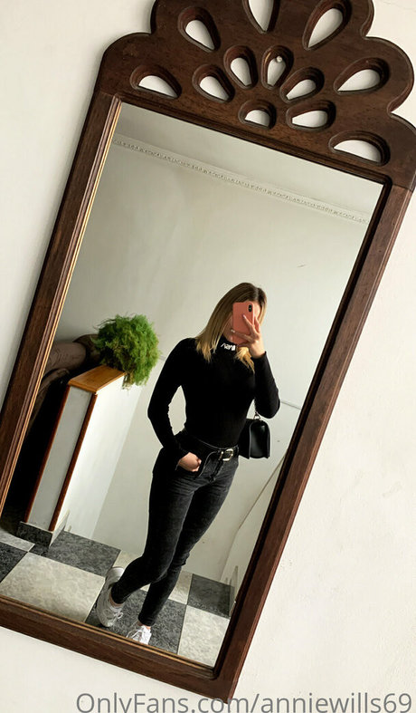 anniewillfree model perfect photo