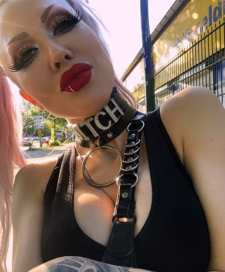 My Little Vronie hot actress photos