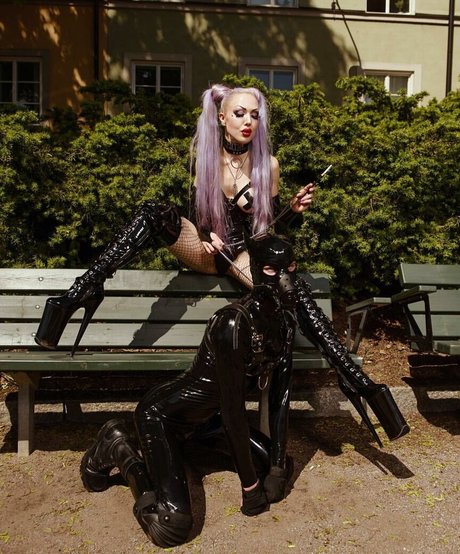 My Little Vronie free model pics