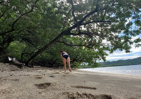 Show Your Girlfriend adult star picture