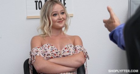 Natalia Queen model pornographic photos