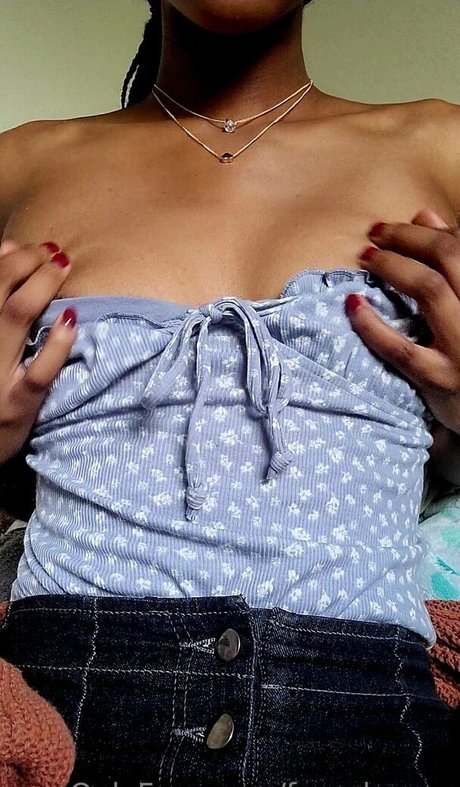 freeebonee xxx model gallery